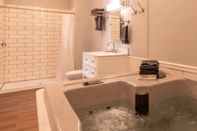 romantic honeymoon inn